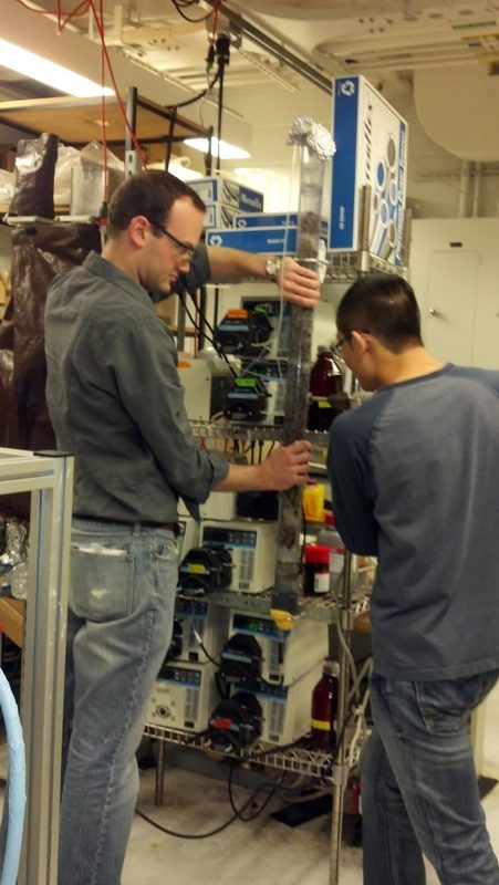 Mengye Chen working on an environmental engineering experiment in a UIUC lab